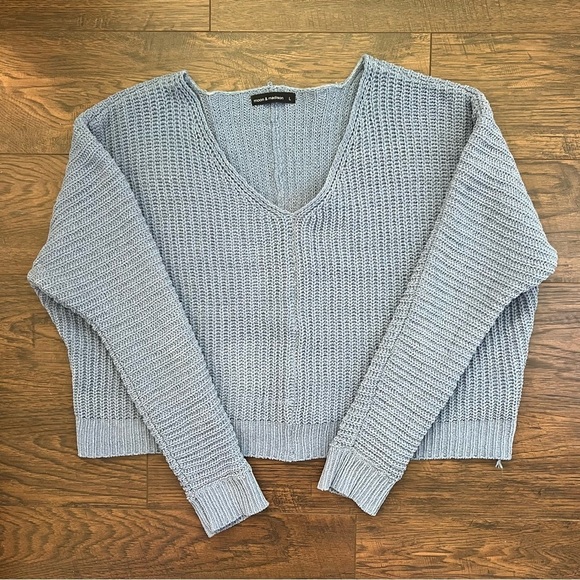Moon & Madison Cropped Blue Knit Sweater Size Large - Picture 1 of 4